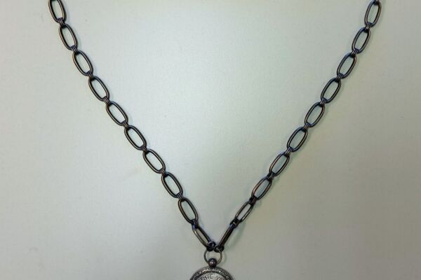 20230330_135926.Div_5.oude_ambtsketen_burgemeester_Velsen.achter.jpg 20230330_135926.Div_5.oude_ambtsketen_burgemeester_Velsen.achter.jpg